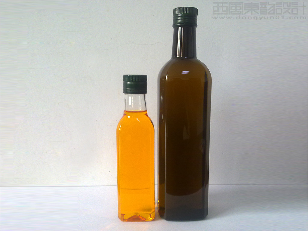 張家口市鹿源營養(yǎng)油脂有限公司200毫升和500毫升亞麻籽油瓶型設(shè)計實物照片