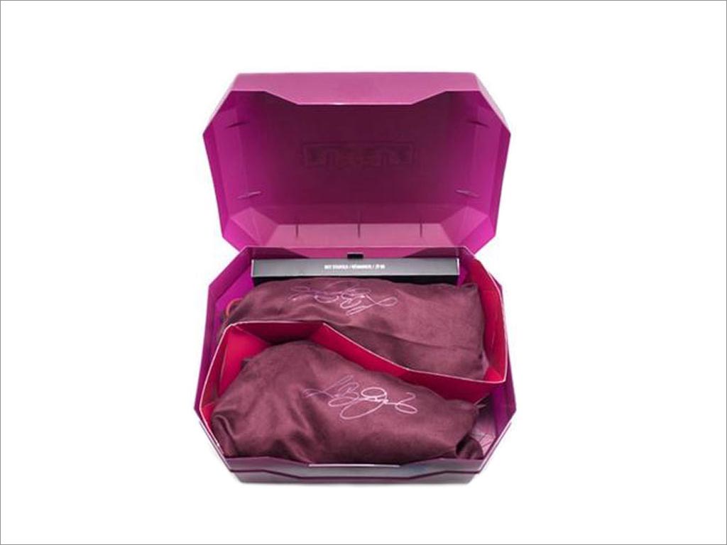 耐克LeBron X +“皇冠珠寶”運(yùn)動(dòng)鞋包裝設(shè)計(jì)