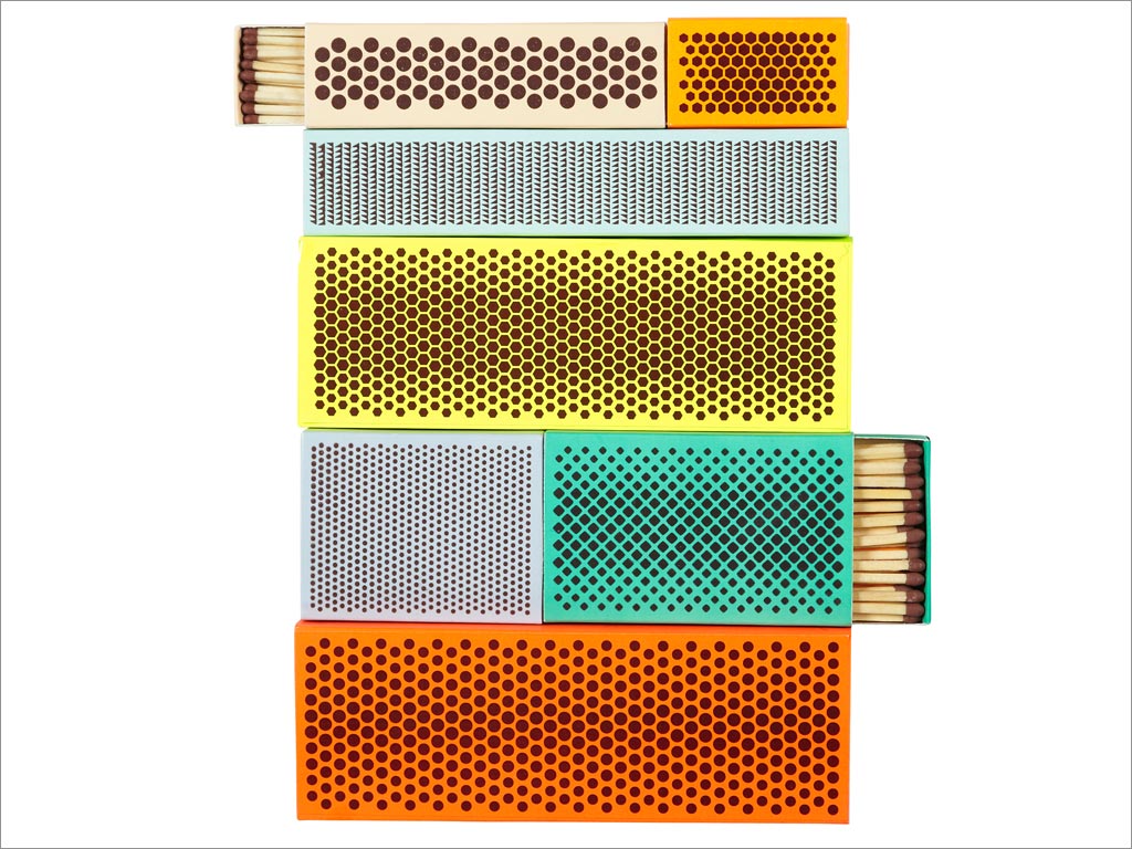 Shane Schneck和Clara von Zweigbergk為Hay制作的罷工火柴盒 Shane Schneck和Clara von Zweigbergk為Hay制作的罷工火柴盒