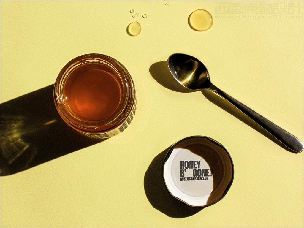 有趣的英國B's Bees蜂蜜包裝設(shè)計之開瓶展示